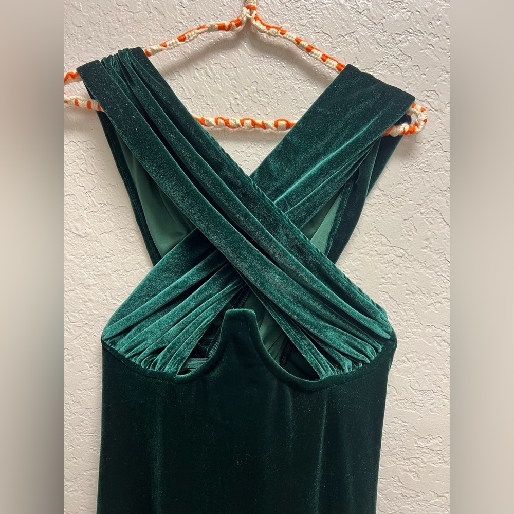Dark Green Velvet Cross Neck Dress W/ Underwire - “Pretty Little Thing” Size 12 - Picture 2 of 6